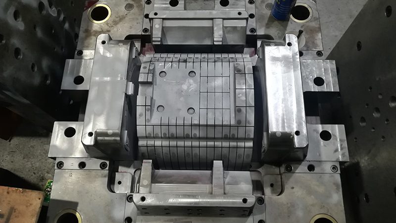 冰箱模具选型：避开这些误区，保障生产质量