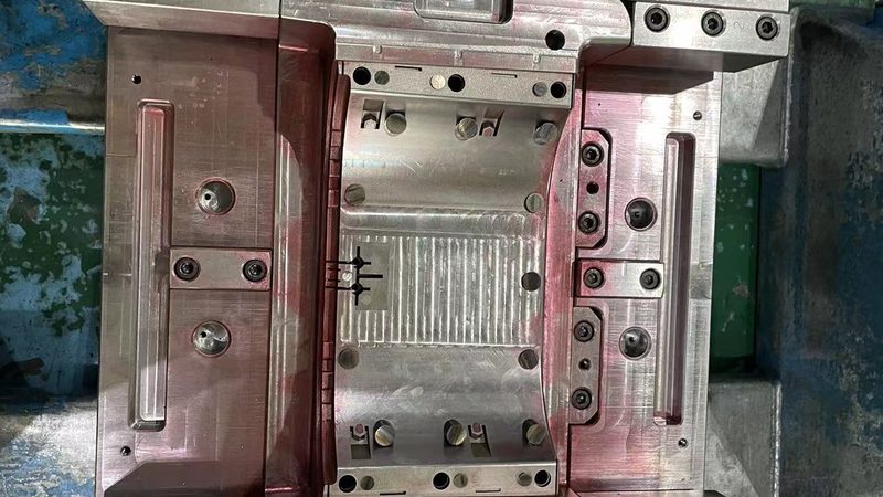 精密级进模：揭秘其质量优劣的关键因素